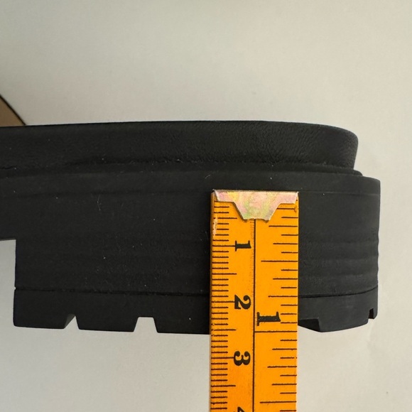 Lauren Ralph Lauren Kelsie Lugged Sole Leather Sandal,Black Patent, Size 8, NWOB - Picture 8 of 10